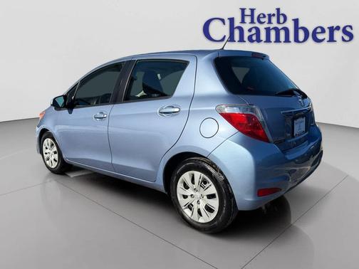 2013 Toyota Yaris LE