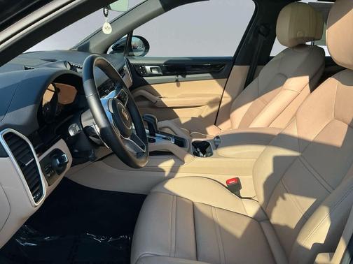Moonlight Blue 2021 Porsche Cayenne Cayenne