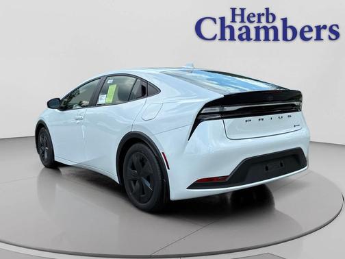 2025 Toyota Prius Plug-In Hybrid SE