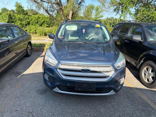 Blue Metallic 2018 Ford Escape SE