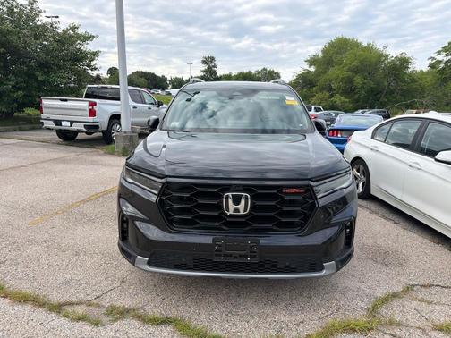 Crystal Black Pearl 2025 Honda Pilot TrailSport