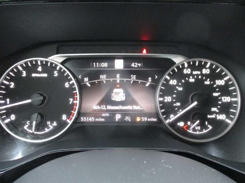 Pearl White Tricoat/Super Black 2023 Nissan Pathfinder SL 4WD