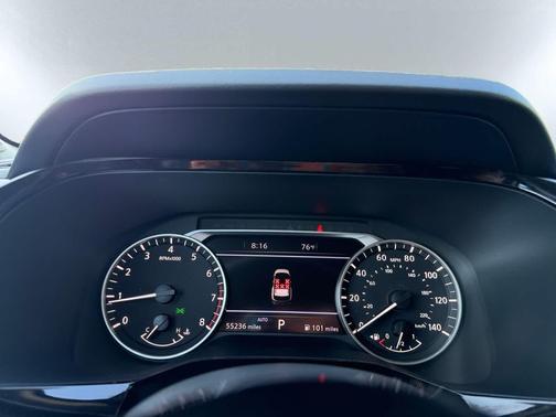 Pearl White Tricoat/Super Black 2023 Nissan Pathfinder SL 4WD