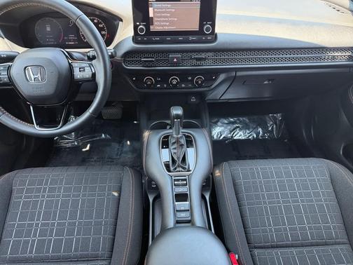 Crystal Black Pearl 2024 Honda HR-V Sport