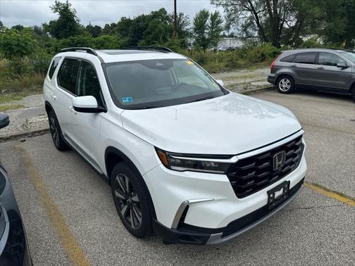 2023 Honda Pilot Touring 8-Passenger