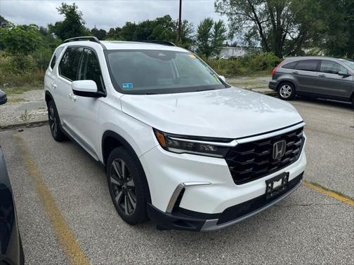 2023 Honda Pilot Touring 8-Passenger