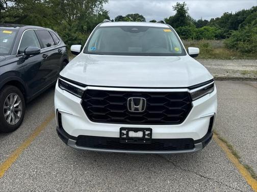2023 Honda Pilot Touring 8-Passenger