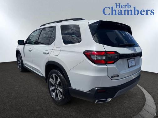 2023 Honda Pilot Touring 8-Passenger