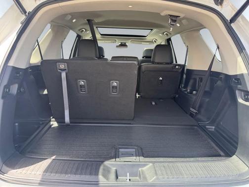 2023 Honda Pilot Touring 8-Passenger