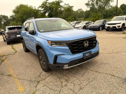 Diffused Sky Pearl 2025 Honda Pilot TrailSport