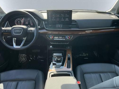 2022 Audi Q5 45 S line Premium Plus