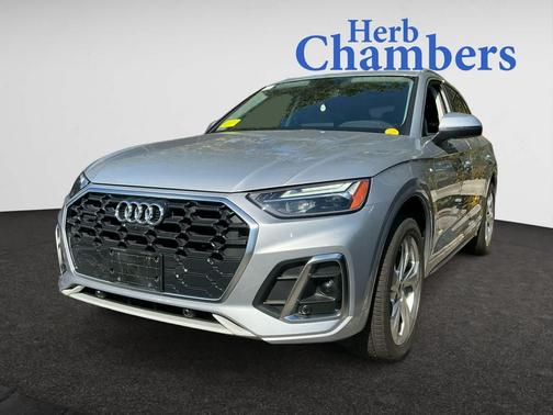 2022 Audi Q5 45 S line Premium Plus