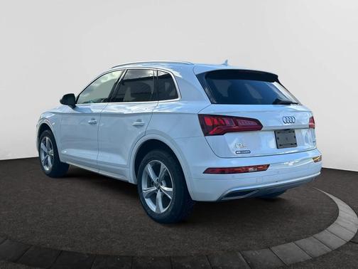 2020 Audi Q5 45 Titanium Premium
