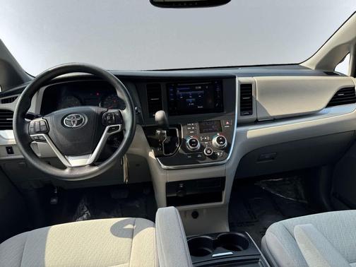2015 Toyota Sienna LE