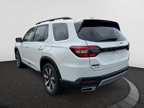 2025 Honda Pilot Touring 8-Passenger