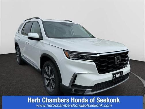2025 Honda Pilot Touring 8-Passenger