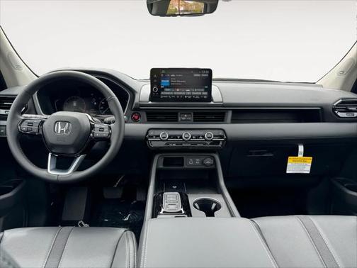 2025 Honda Pilot Touring 8-Passenger