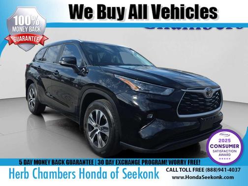 Midnight Black 2023 Toyota Highlander XLE