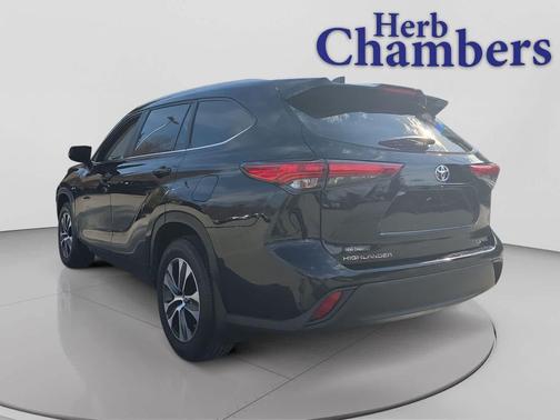 Midnight Black 2023 Toyota Highlander XLE