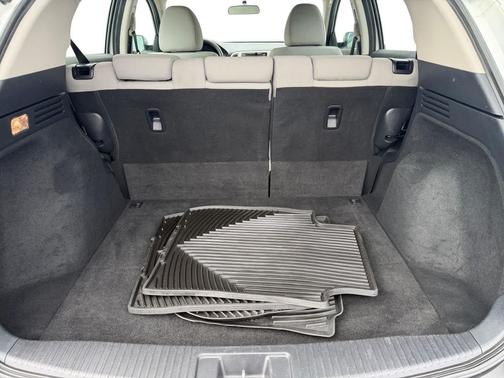 Platinum White Pearl 2019 Honda HR-V LX