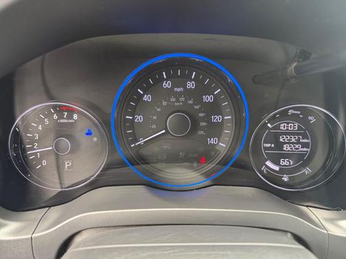 Platinum White Pearl 2019 Honda HR-V LX