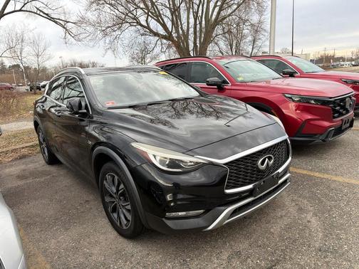 Black Obsidian 2018 INFINITI QX30 Premium