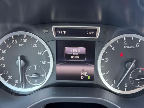 Black Obsidian 2018 INFINITI QX30 Premium