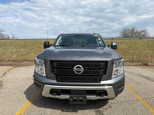 Gun 2021 Nissan Titan SV