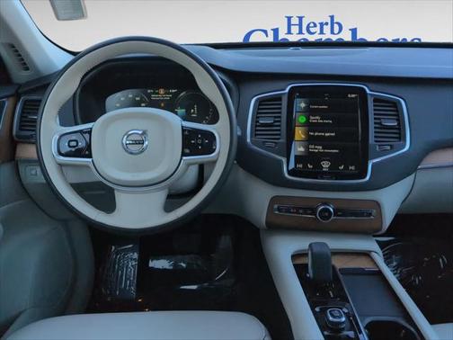2022 Volvo XC90 Recharge Plug-In Hybrid T8 Inscription Expression 7 Passenger
