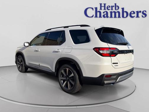 2025 Honda Pilot Touring 8-Passenger