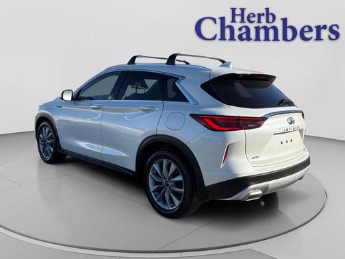 2022 INFINITI QX50 LUXE AWD