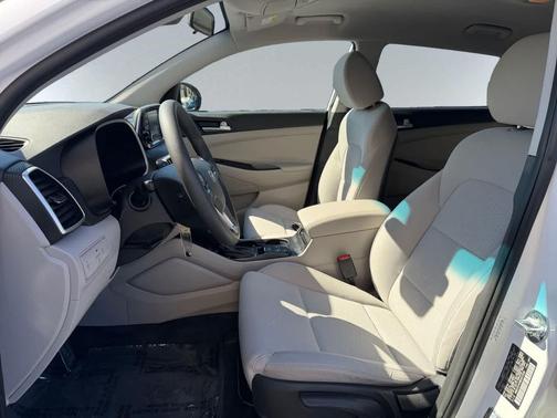 2021 Hyundai TUCSON SE