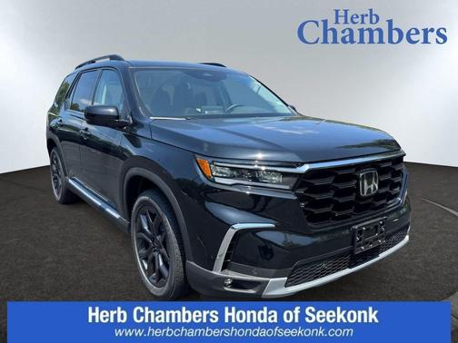 2025 Honda Pilot Touring 8-Passenger