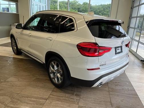 Photo 3 of 27 of 2021 BMW X3 PHEV xDrive30e