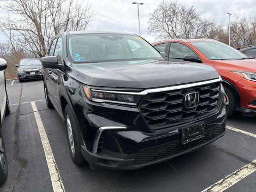 Crystal Black Pearl 2023 Honda Pilot AWD LX