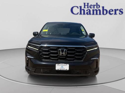 Crystal Black Pearl 2023 Honda Pilot AWD LX