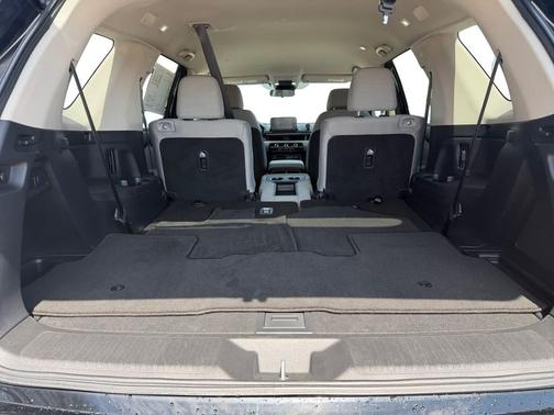Crystal Black Pearl 2023 Honda Pilot AWD LX