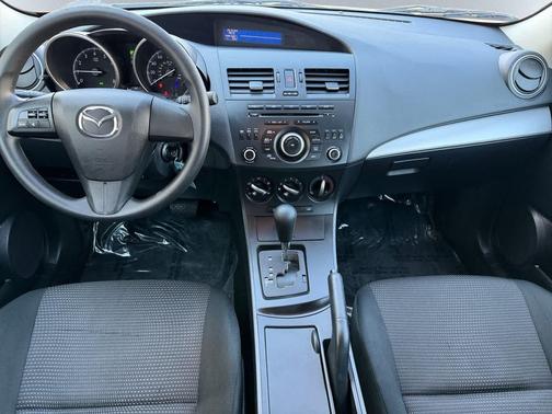 Liquid Silver Metallic 2013 Mazda Mazda3 i SV