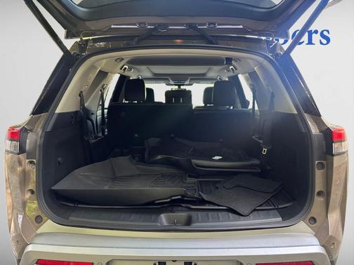2024 Nissan Pathfinder Platinum 4WD