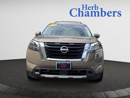 2024 Nissan Pathfinder Platinum 4WD