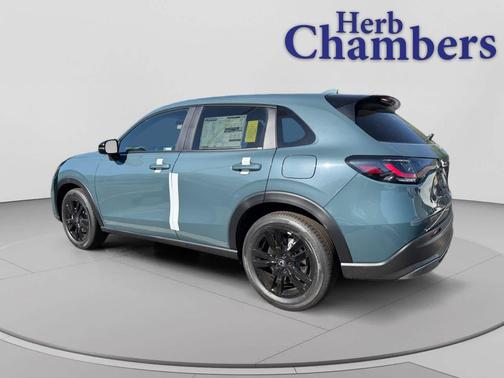 Nordic Forest Pearl 2027 Honda HR-V Sport