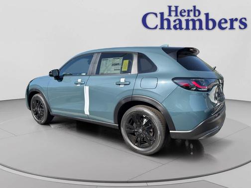 Nordic Forest Pearl 2027 Honda HR-V Sport