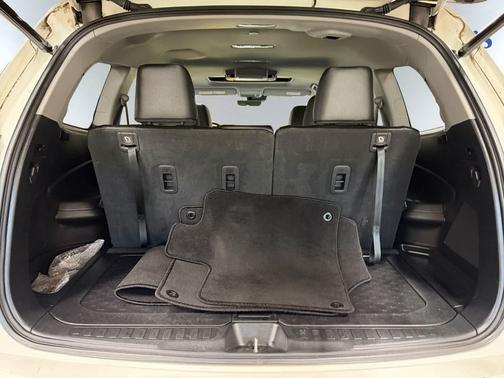 2019 Honda Pilot Touring 8-Passenger