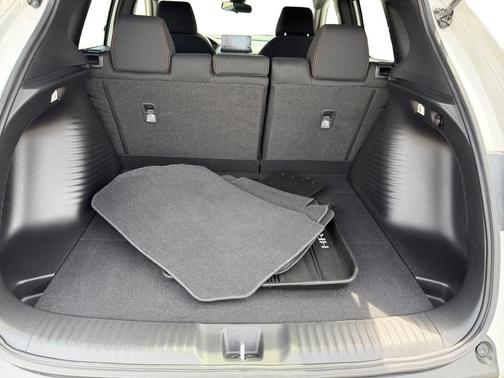 Platinum White Pearl 2023 Honda HR-V AWD Sport