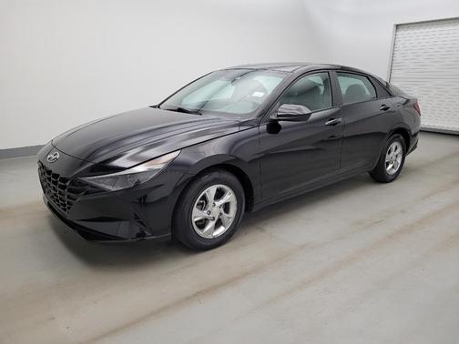 Onyx Black 2023 Hyundai ELANTRA SE