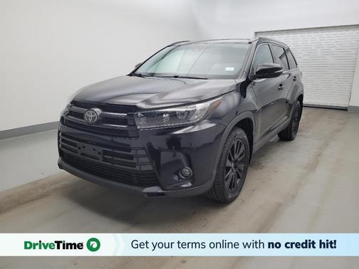 Midnight Black Metallic 2019 Toyota Highlander SE