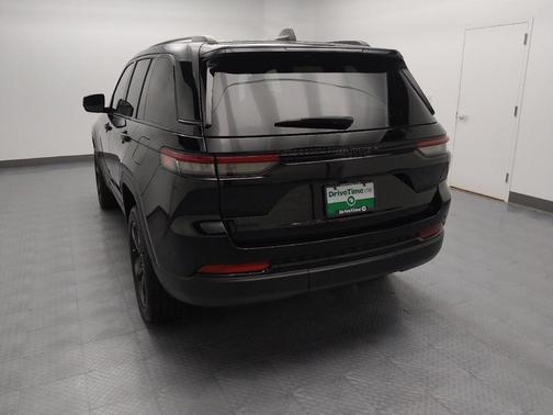 Diamond Black Crystal Pearlcoat 2023 Jeep Grand Cherokee Altitude