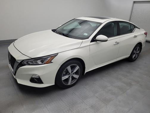 Pearl White Tricoat 2020 Nissan Altima 2.5 SV