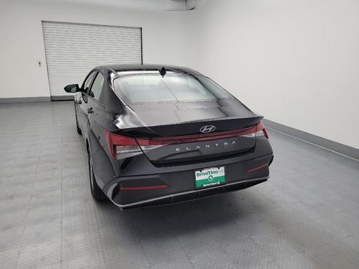 Abyss Black 2025 Hyundai ELANTRA SE