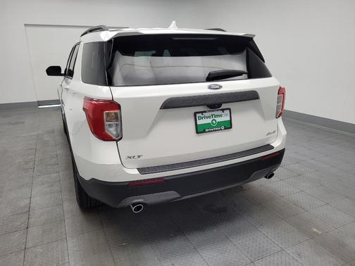 White 2024 Ford Explorer XLT